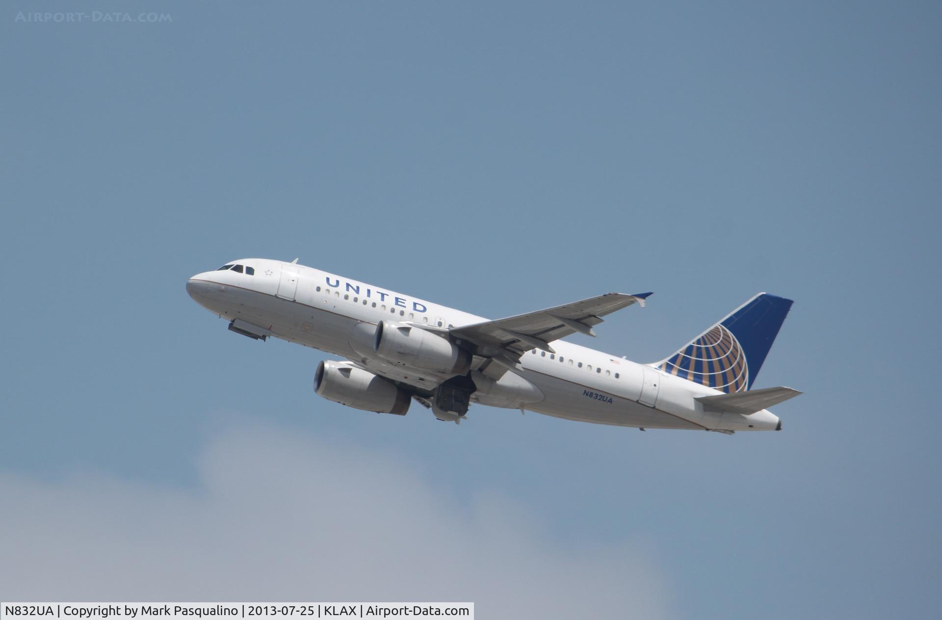 N832UA, 2000 Airbus A319-131 C/N 1321, Airbus A319