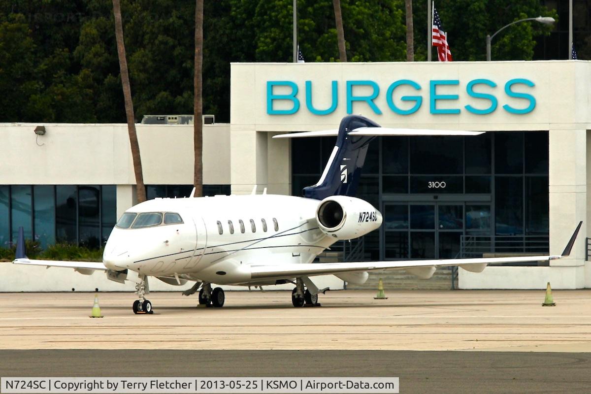 N724SC, 2005 Bombardier Challenger 300 (BD-100-1A10) C/N 20072, At Santa Monica Airport , California