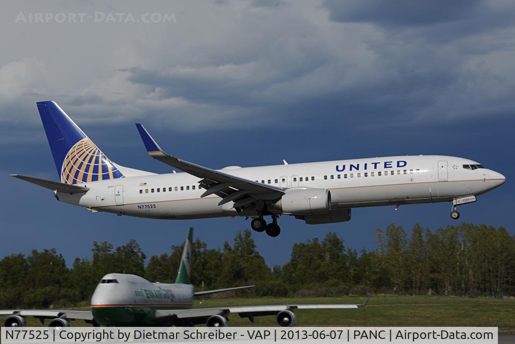 N77525, 2010 Boeing 737-824 C/N 31659, United Boeing 737-800