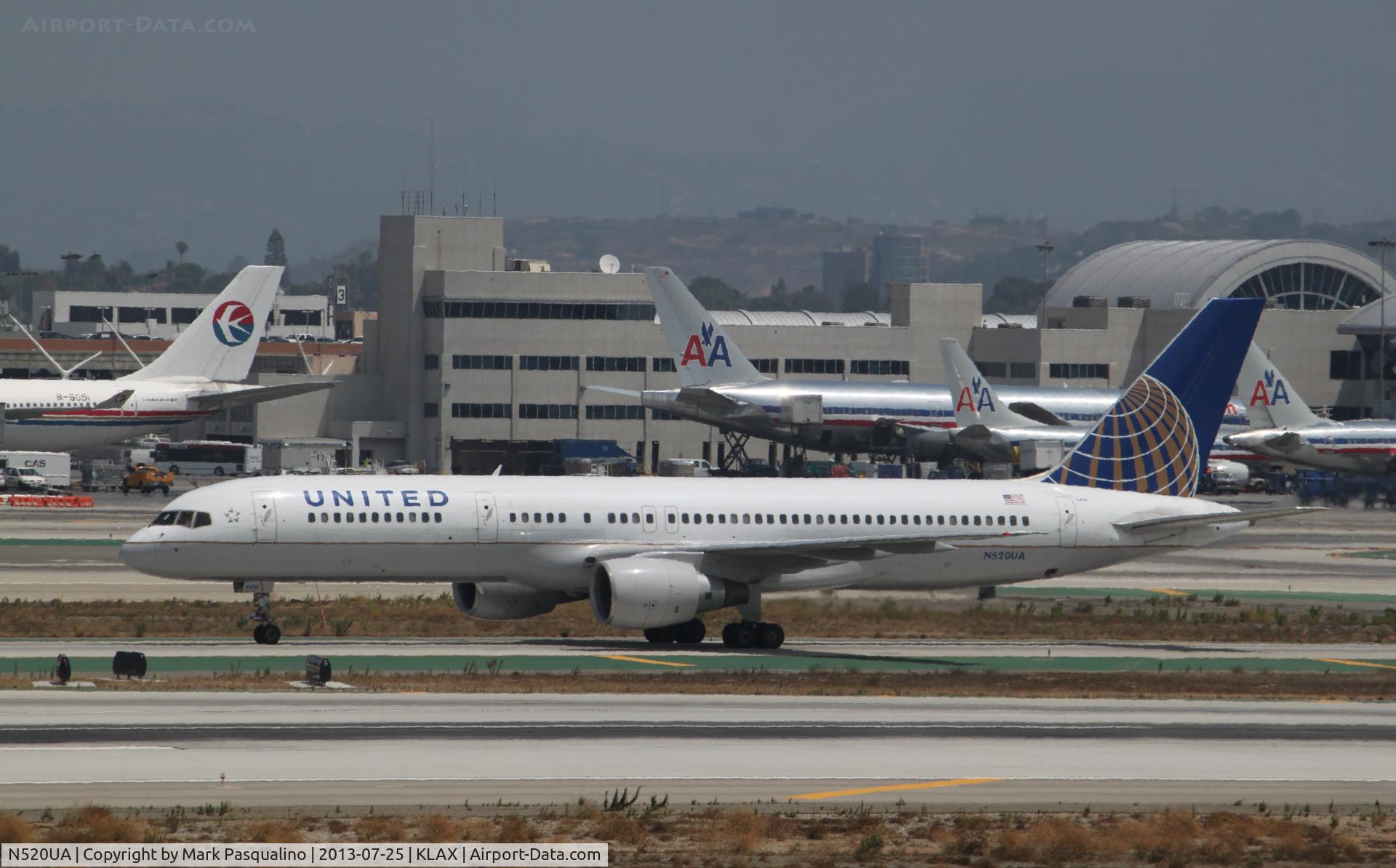 N520UA, 1990 Boeing 757-222 C/N 24890, Boeing 757-200