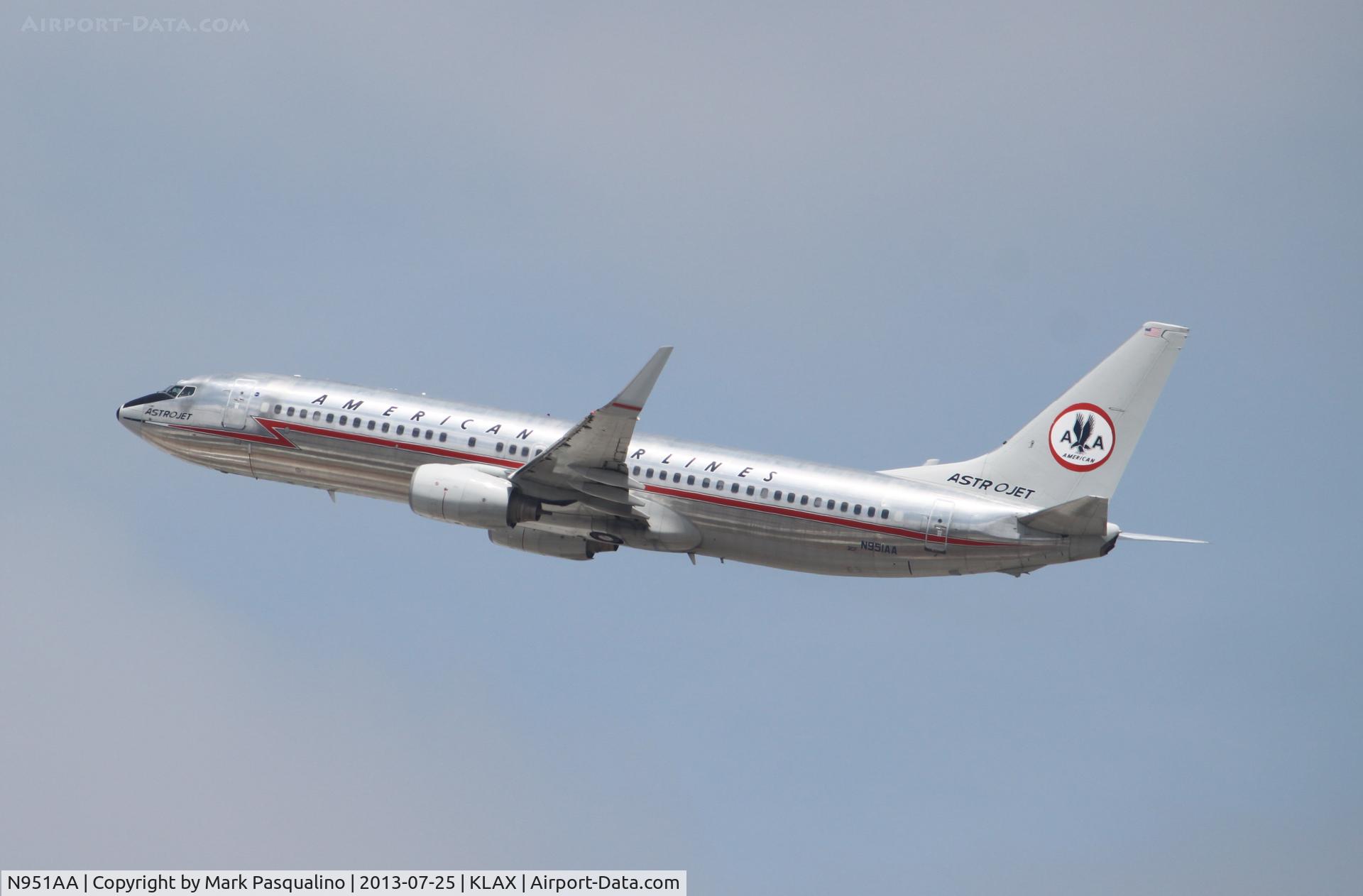 N951AA, 2000 Boeing 737-823 C/N 29538, Boeing 737-800