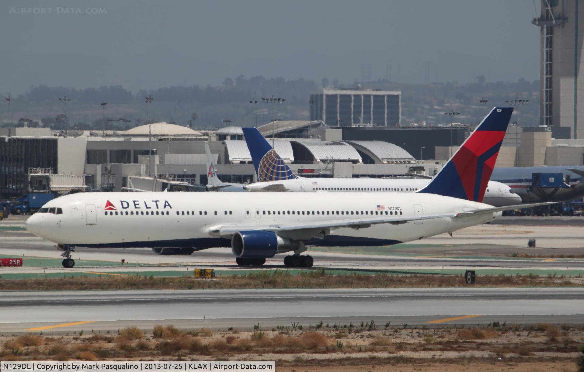 N129DL, 1988 Boeing 767-332 C/N 24079, Boeing 767-300