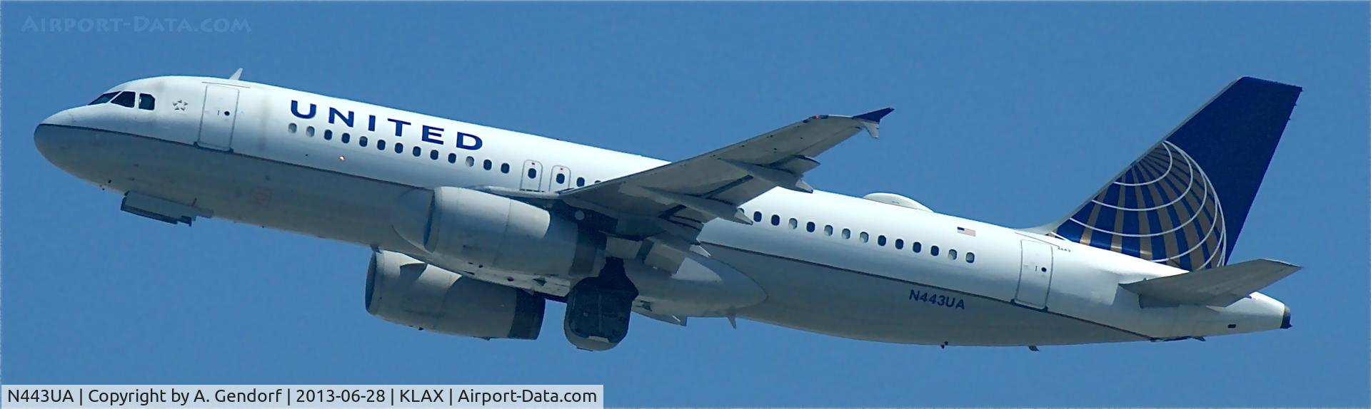N443UA, 1998 Airbus A320-232 C/N 820, United, shortly after take off RWY 25R at Los Angeles Int´l(KLAX)