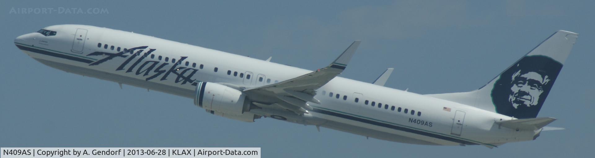 N409AS, 2012 Boeing 737-990/ER C/N 41733, Alaska Airlines, is departing Los Angeles Int´l(KLAX)
