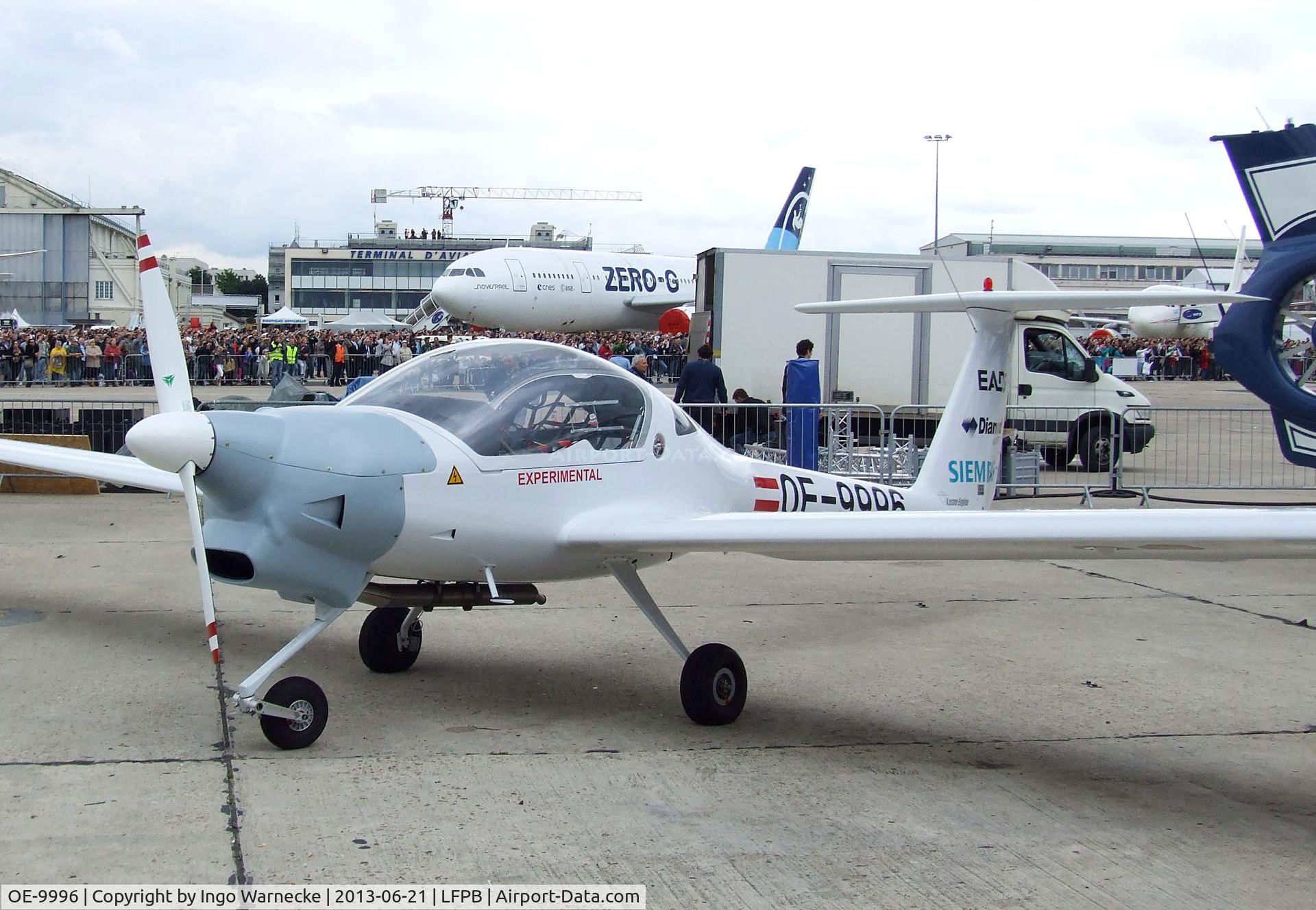 OE-9996, Diamond DA-36 E-Star C/N 36.859, Diamond DA-36 E-Star (with electric motor) at the Aerosalon 2013, Paris