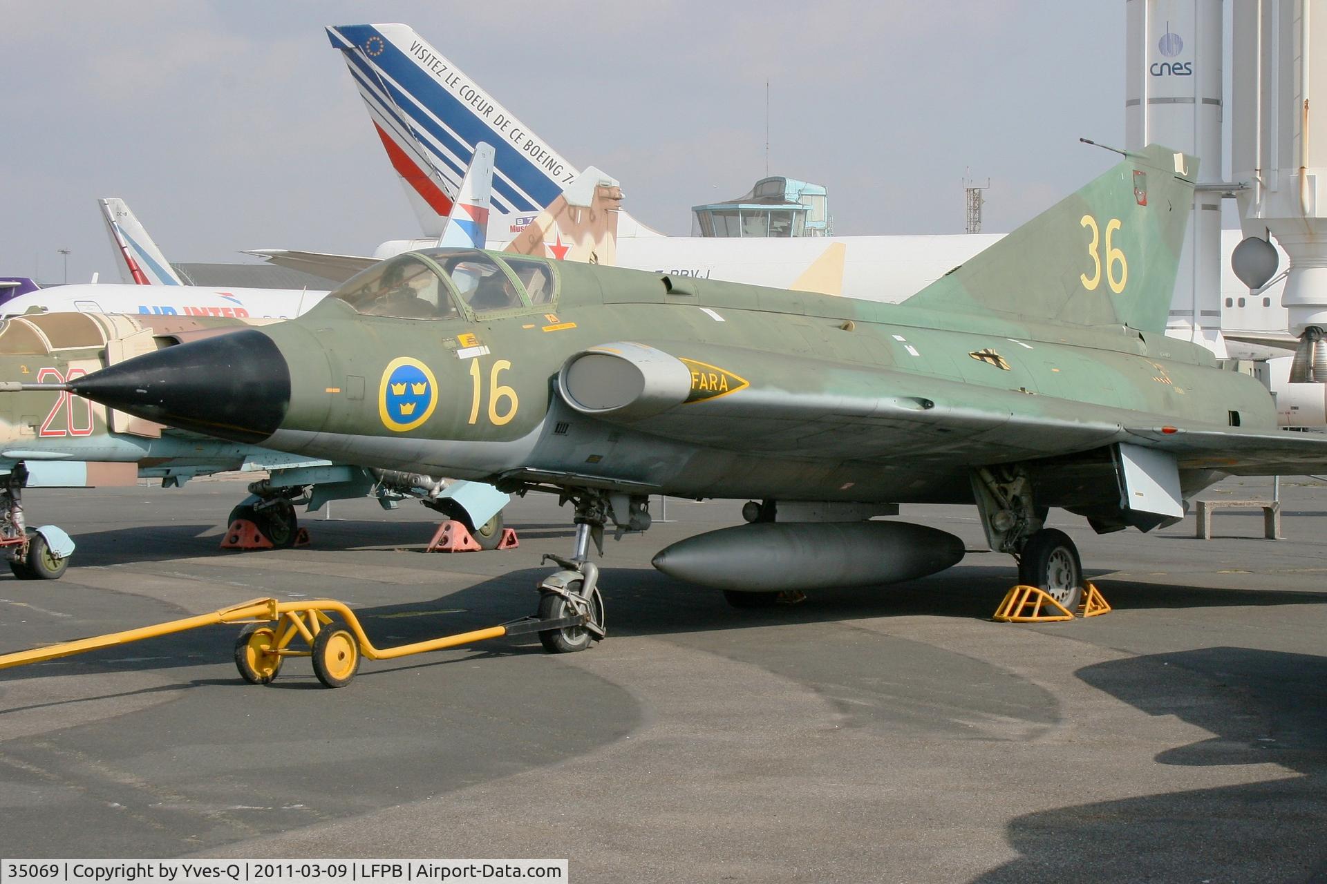 35069, 1961 Saab J-35A Draken C/N 35-069, Saab J-35A Draken, Air & Space Museum Paris-Le Bourget (LFPB)