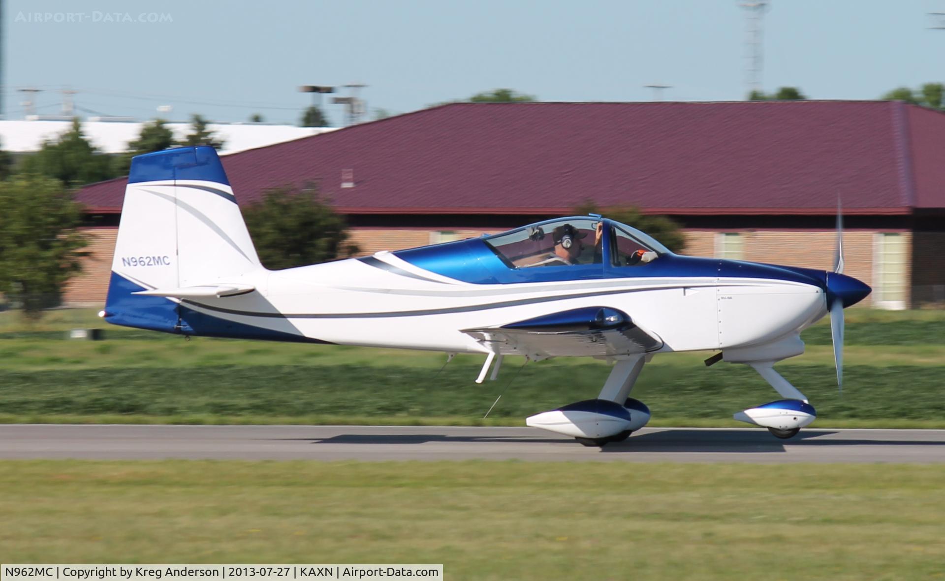 N962MC, Vans RV-9A C/N 91244, Vans RV-9A rolling on runway 31.