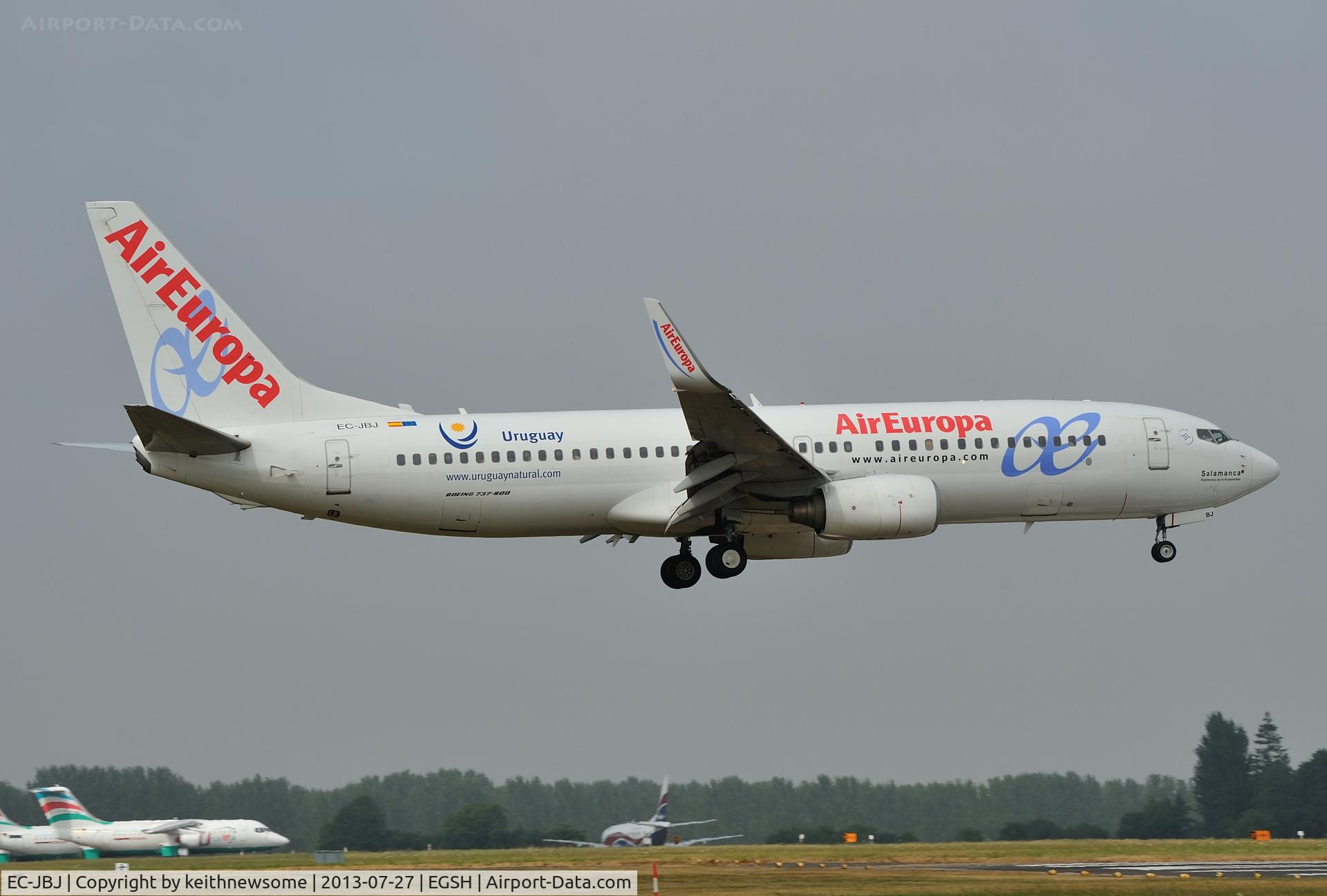 EC-JBJ, 2004 Boeing 737-8BK C/N 33972, With 'Uruguay' logos !