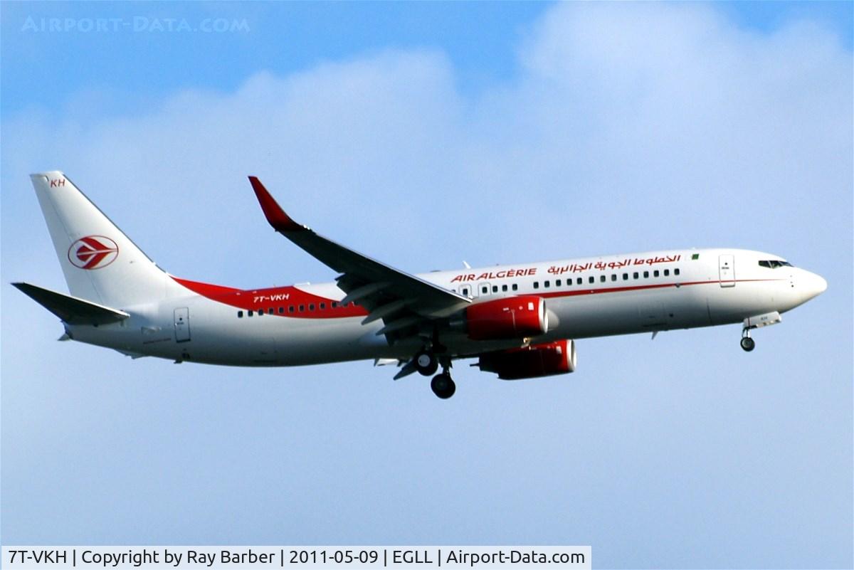 7T-VKH, 2011 Boeing 737-8D6 C/N 40862, Boeing 737-8D6 [40862] (Air Algerie) Home~G 09/05/2011. On approach 27L