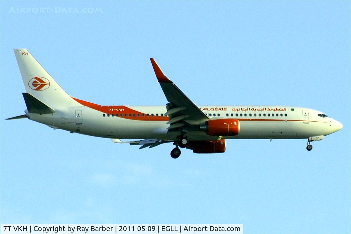 7T-VKH, 2011 Boeing 737-8D6 C/N 40862, Boeing 737-8D6 [40862] (Air Algerie) Home~G 09/05/2011. On approach 27L