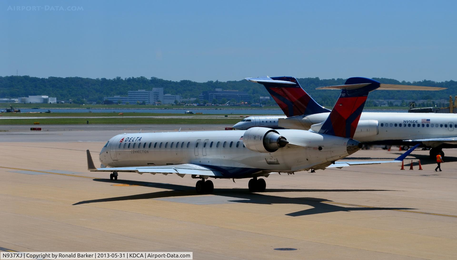 N937XJ, 2008 Bombardier CRJ-900ER (CL-600-2D24) C/N 15210, Taxi DCA
