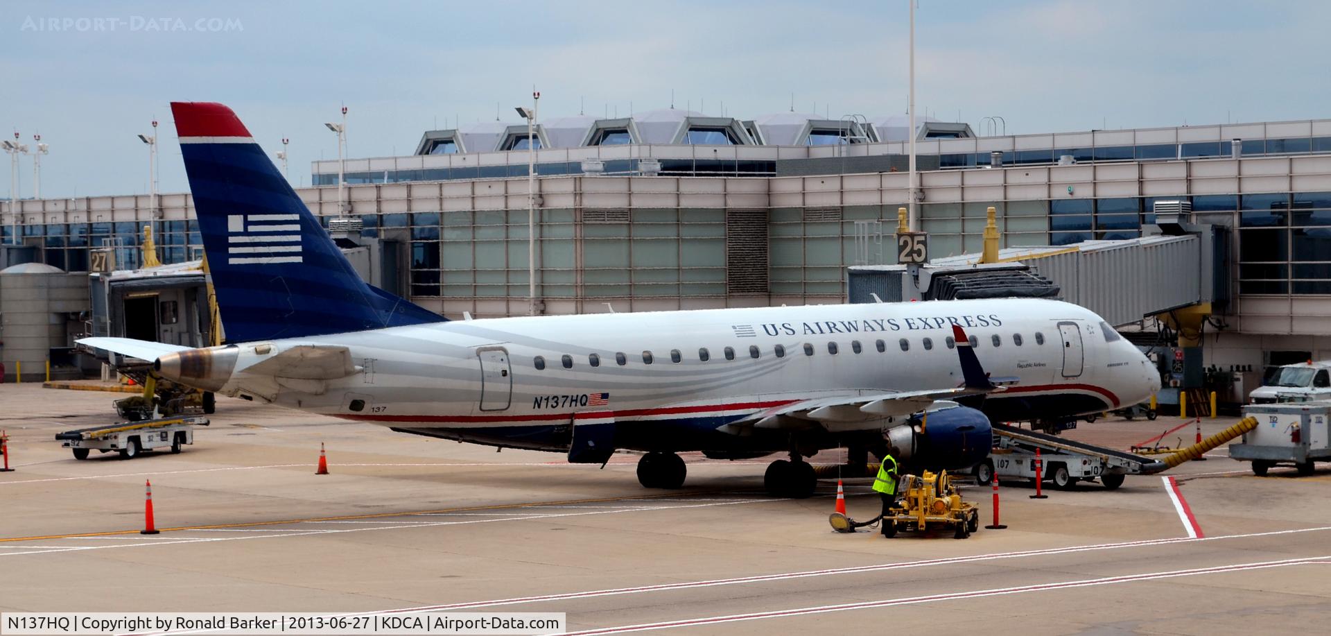 N137HQ, 2008 Embraer 175LR (ERJ-170-200LR) C/N 17000231, Gate 25 DCA