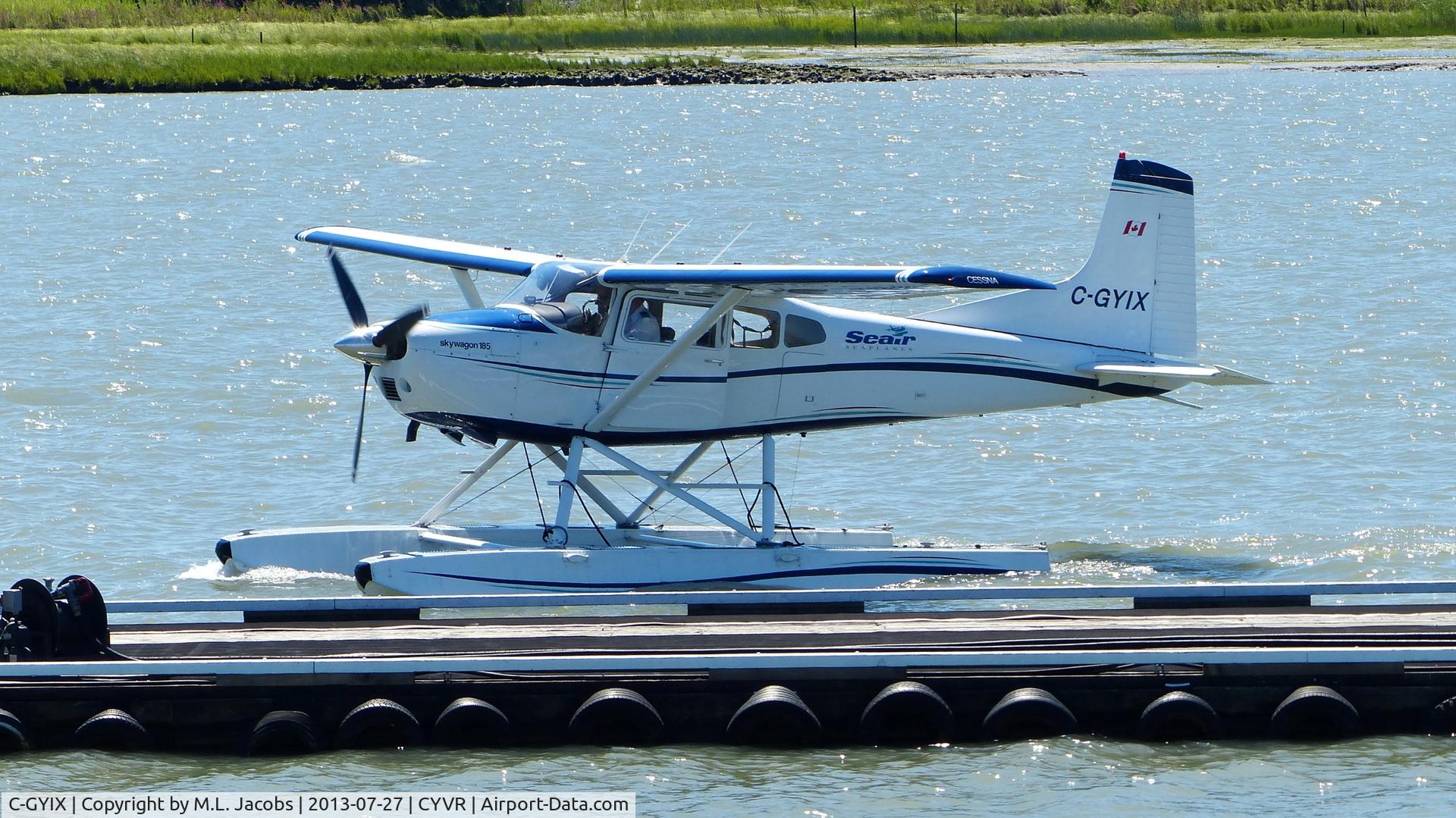 C-GYIX, 1976 Cessna A185F II Skywagon 185 C/N 18503162, Seair Seaplanes Cessna approaching the terminal dock on the Fraser River.