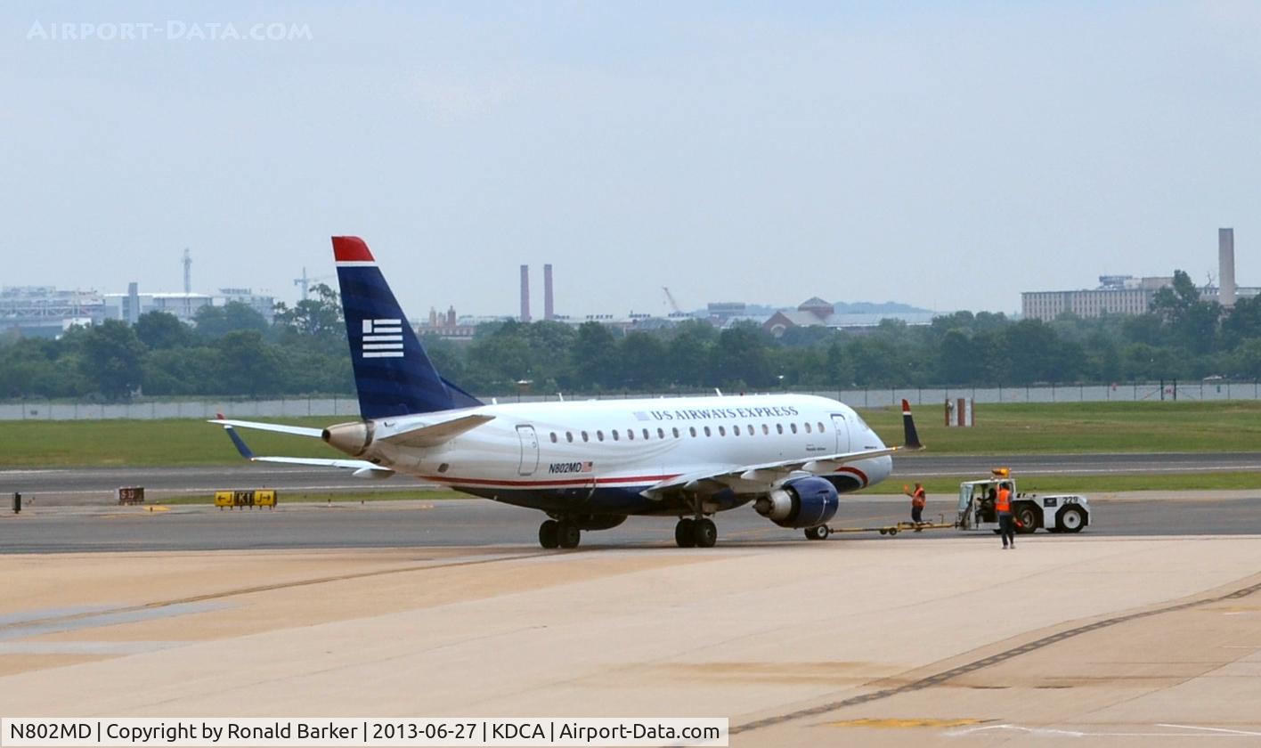 N802MD, 2004 Embraer 170SU (ERJ-170-100SU) C/N 17000013, Pushback DCA