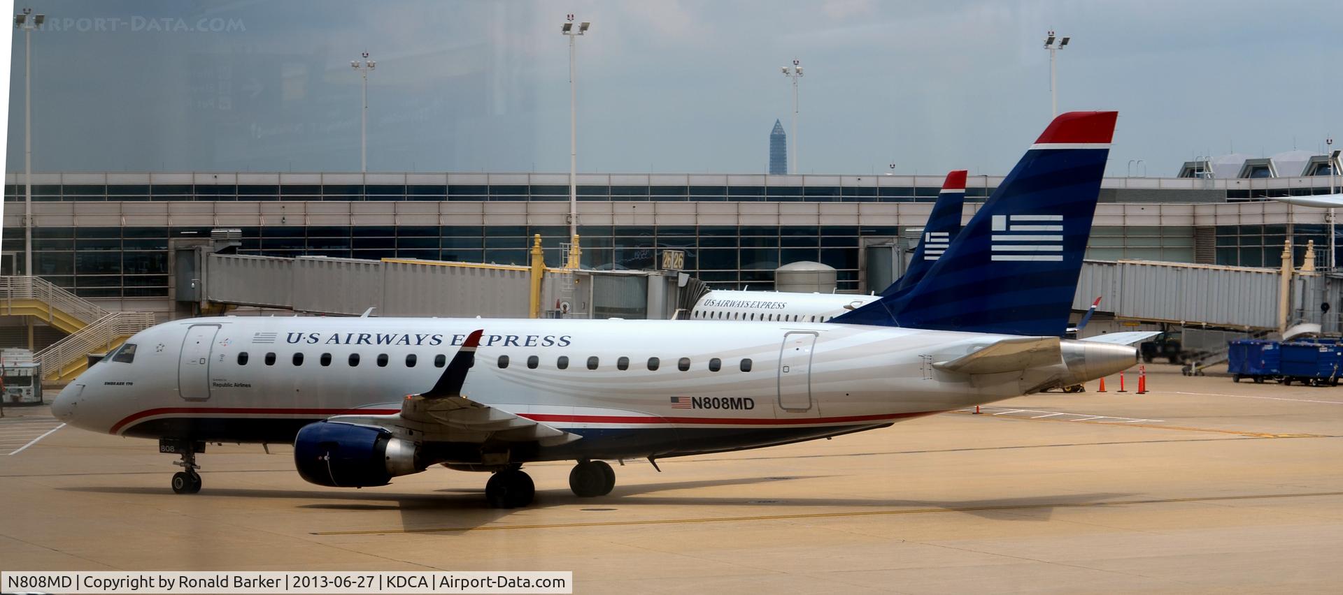 N808MD, 2004 Embraer 170SU (ERJ-170-100SU) C/N 17000021, Taxi to gate DCA