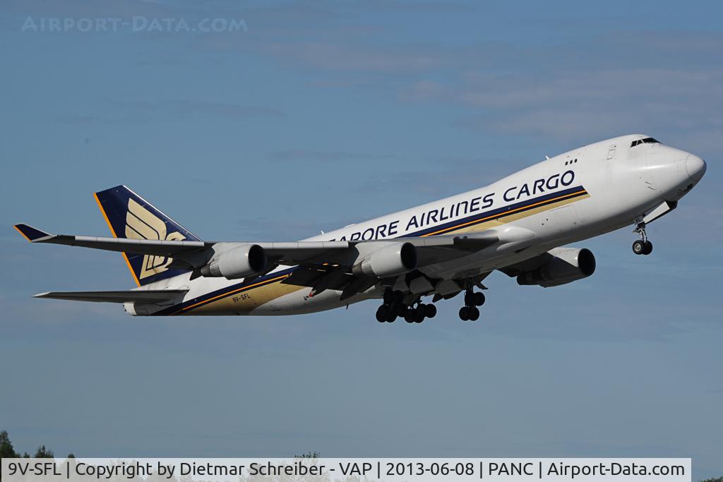 9V-SFL, 2003 Boeing 747-412F/SCD C/N 32897, Singapore Airlines Boeing 747-400