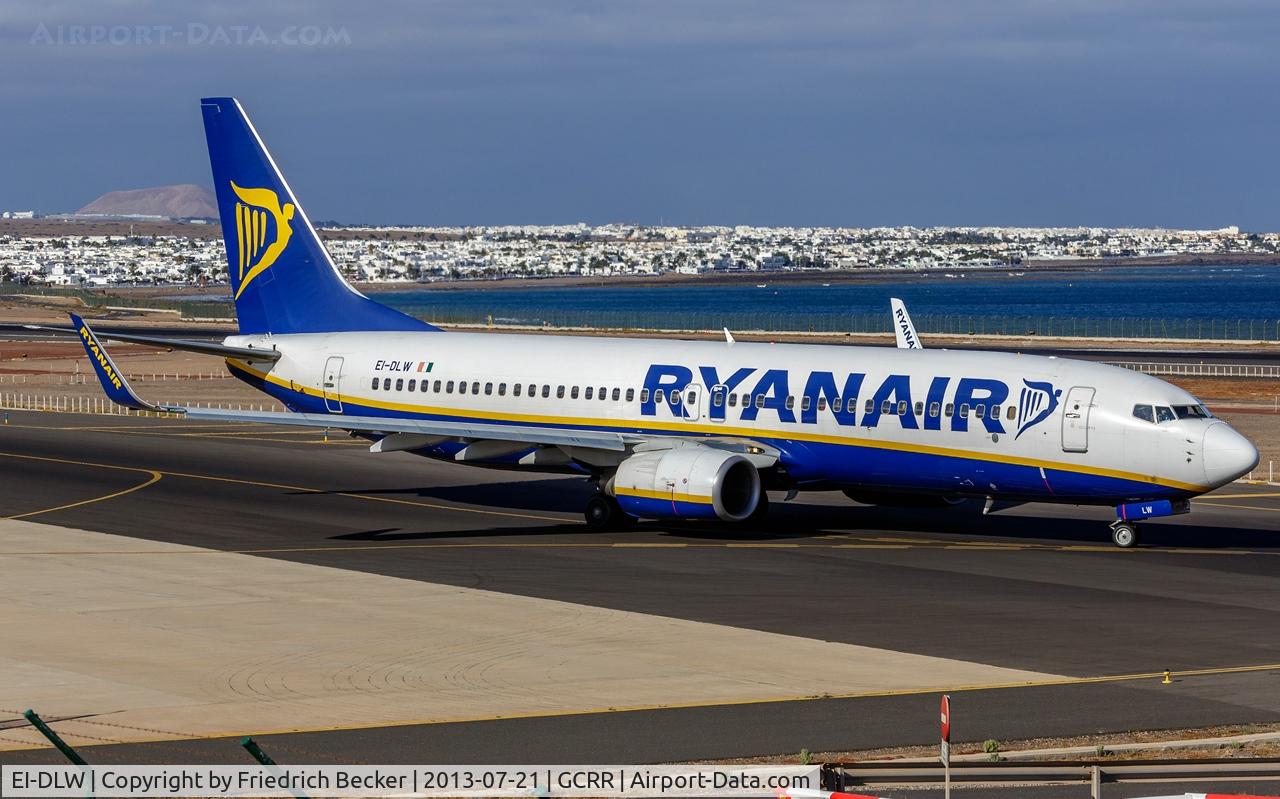 EI-DLW, 2006 Boeing 737-8AS C/N 33599, taxying to the active