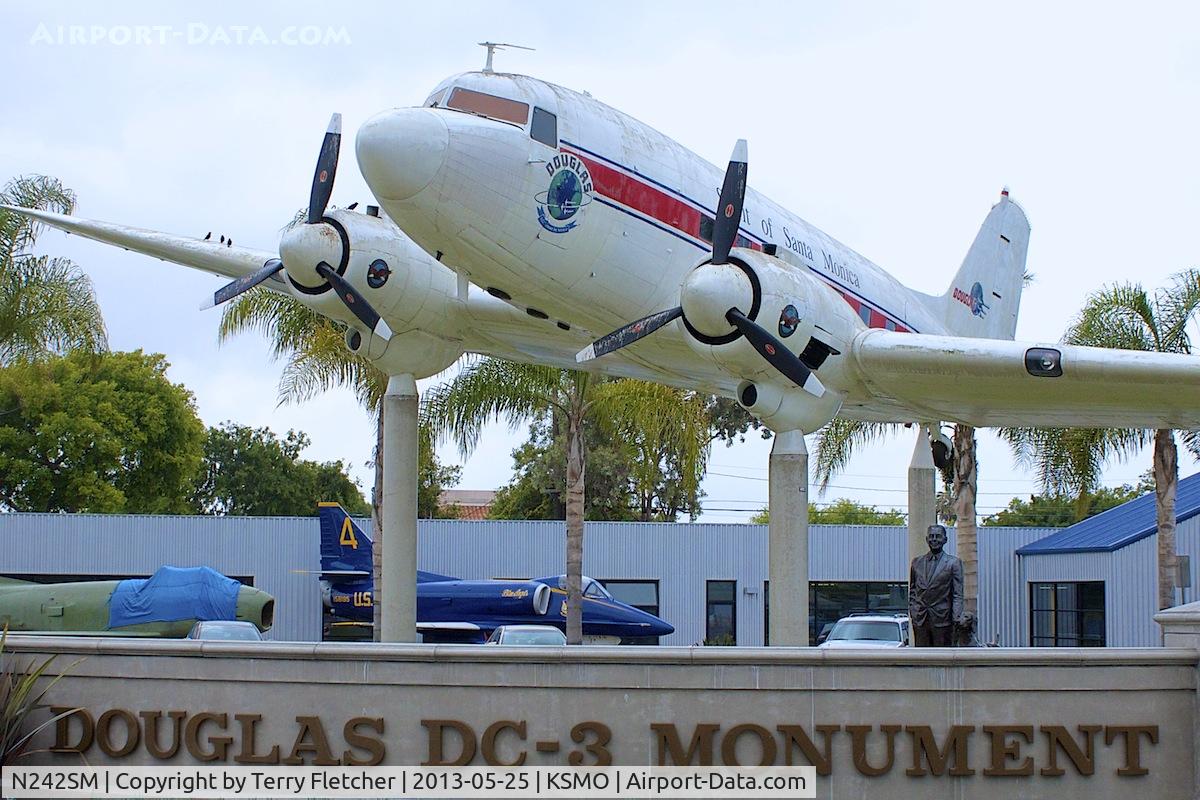 N242SM, 1942 Douglas DC-3 C/N 4877, Exhibited in the Museum of Flying in Santa Monica Airport