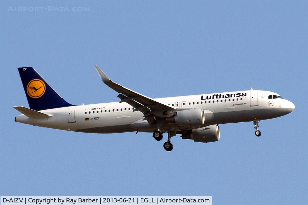 D-AIZV, 2013 Airbus A320-214 C/N 5658, D-AIZV   Airbus A320-214(SL) [5658] (Lufthansa) Home~G 21/06/2013. On approach 27L.