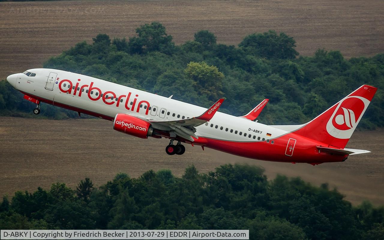 D-ABKY, 2011 Boeing 737-86J C/N 36886, departure to PMI via RW27