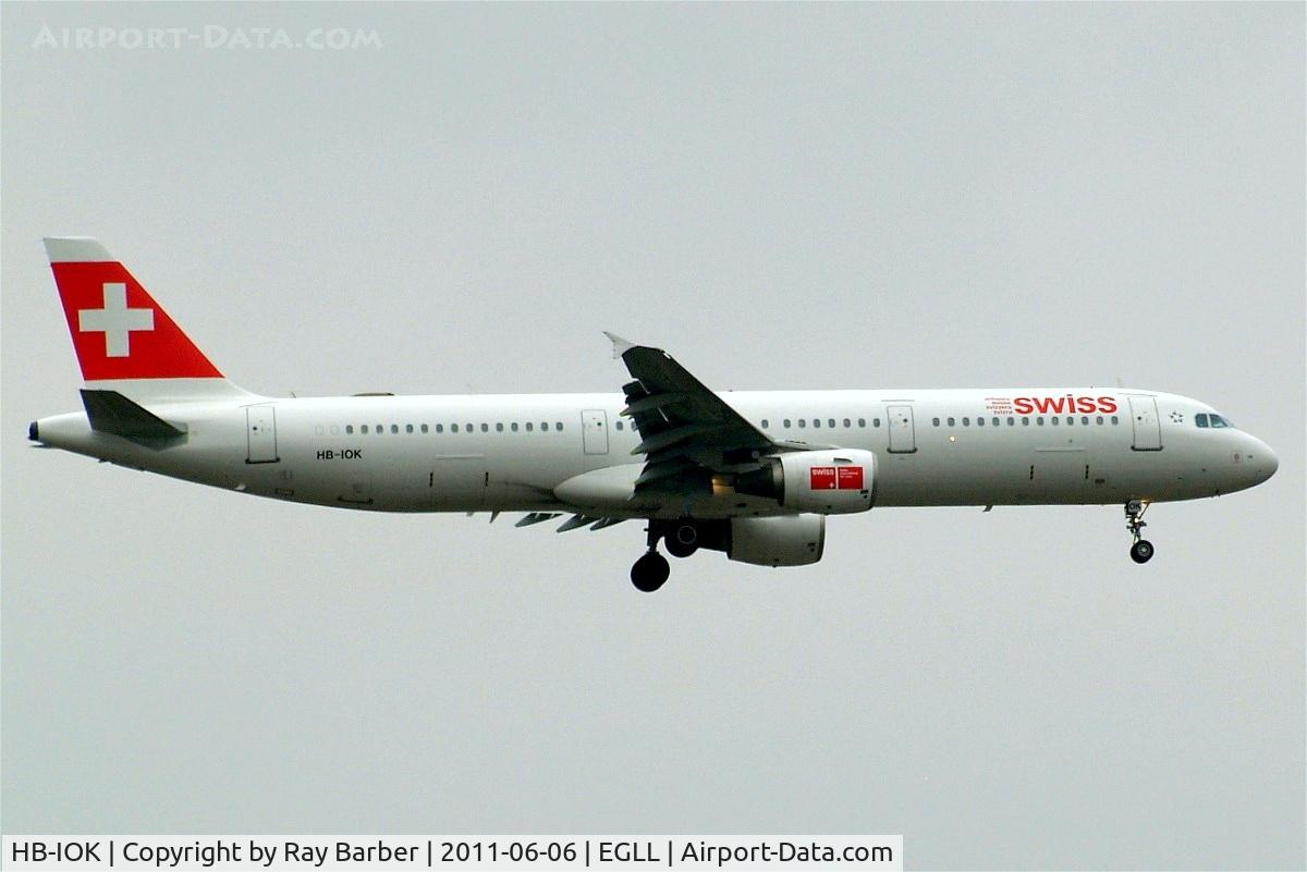 HB-IOK, 1999 Airbus A321-111 C/N 987, Airbus A321-111 [0987] (Swiss international Air Lines) Home~G 06/06/2011. On approach 27L.