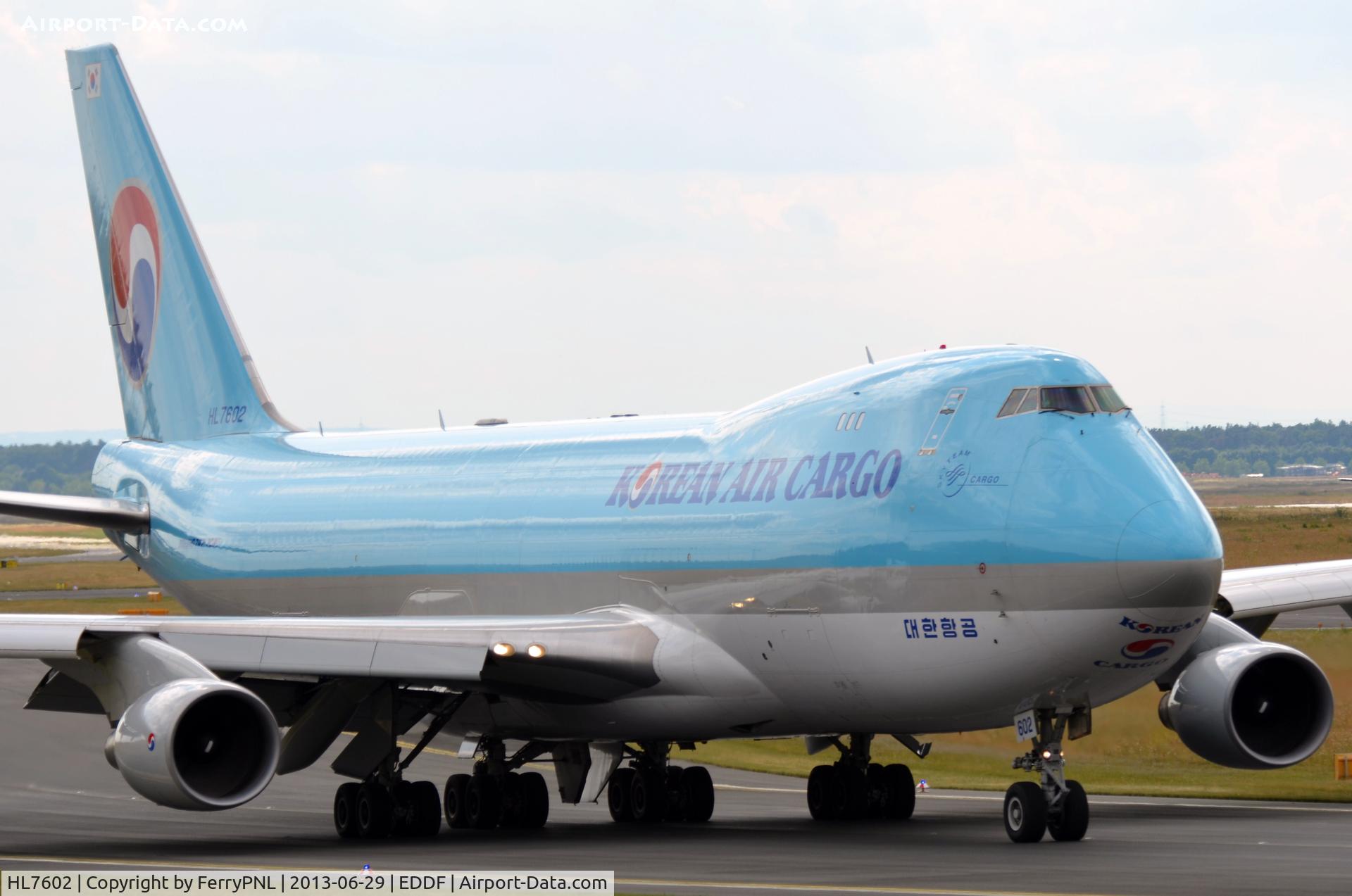 HL7602, 2005 Boeing 747-4B5F/SCD C/N 34301, Korean B744F taxying out for departure