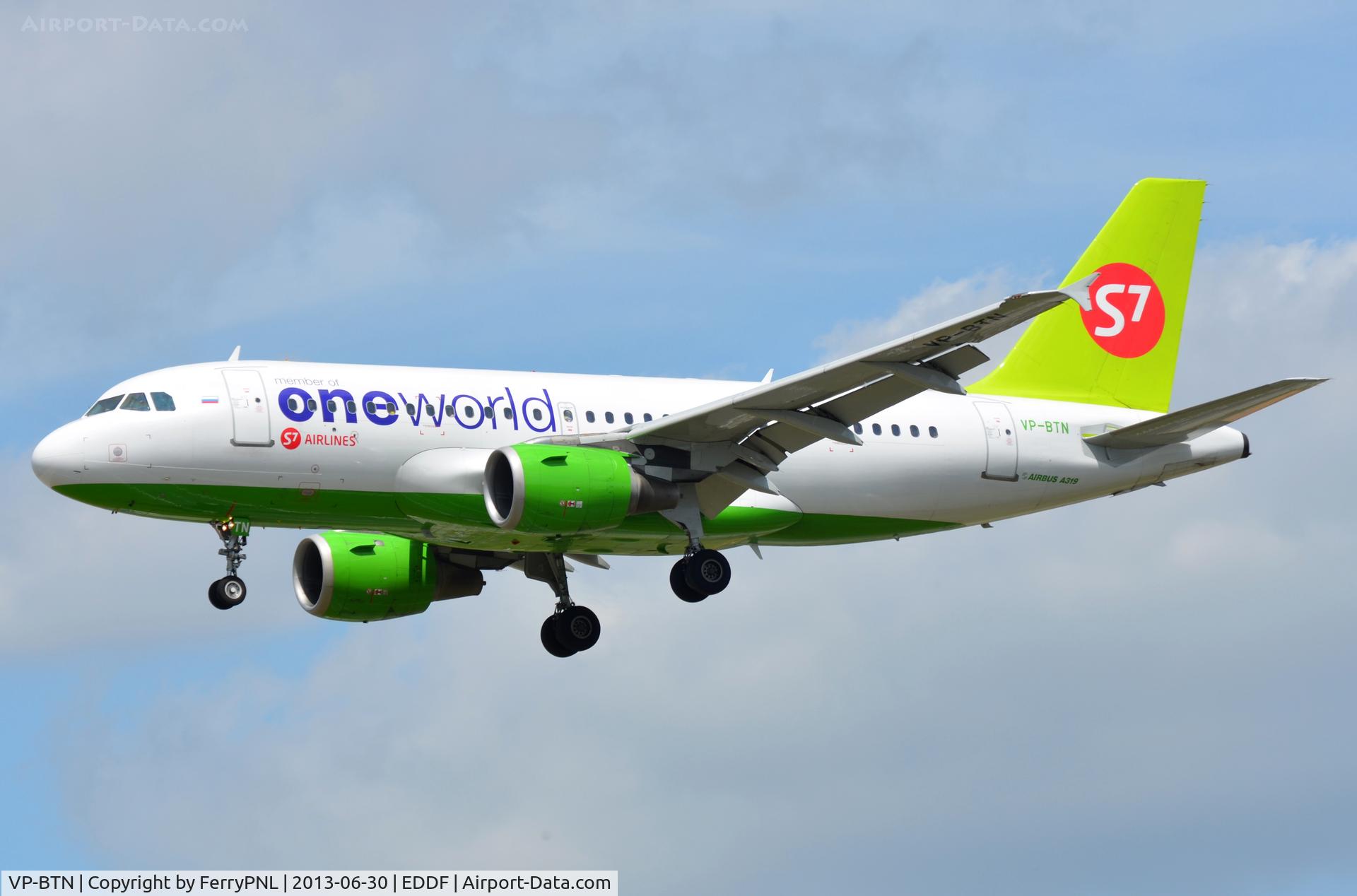 VP-BTN, 1999 Airbus A319-113 C/N 1126, S7 A319 with  Oneworld tittles