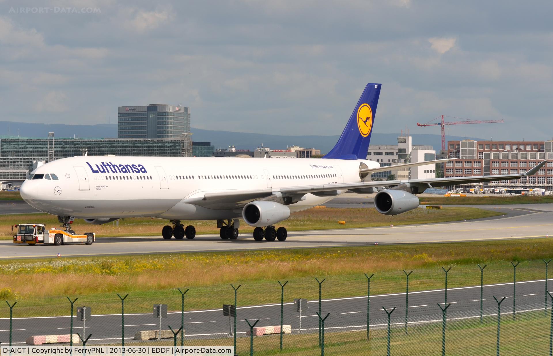 D-AIGT, 1999 Airbus A340-313 C/N 304, Lufthansa A343 towed to mainanance area
