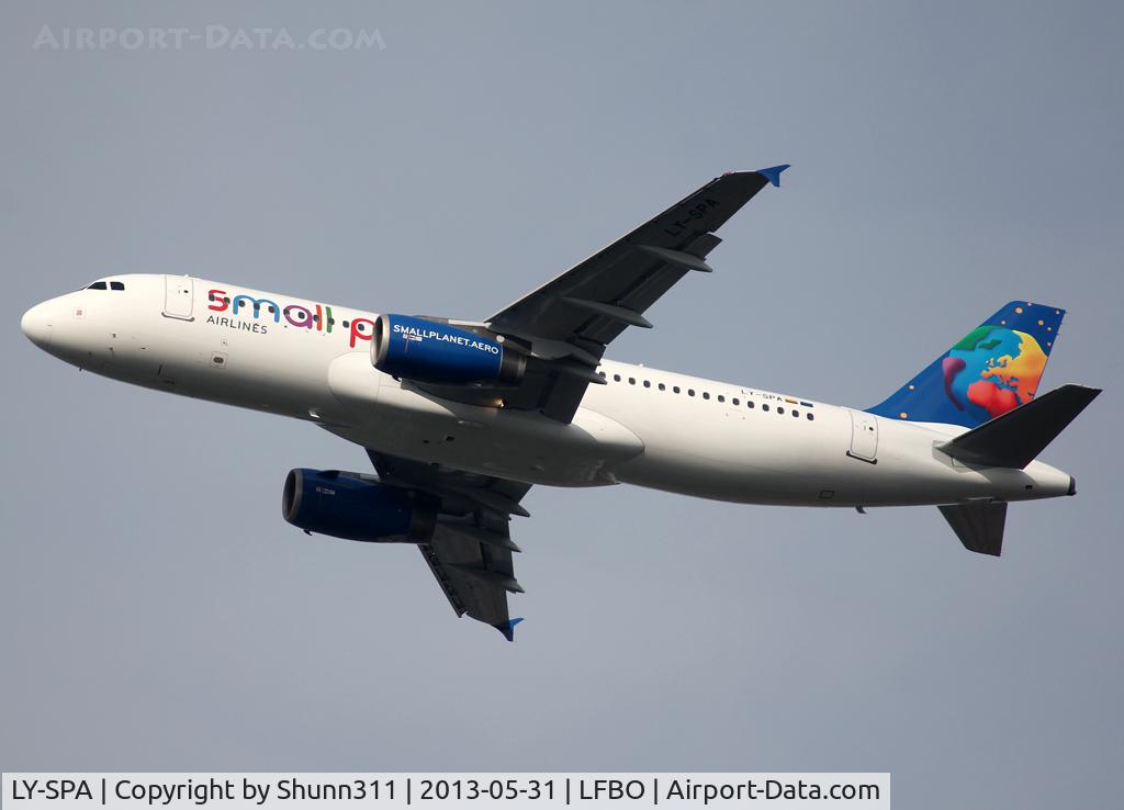 LY-SPA, 2002 Airbus A320-232 C/N 1715, Climbing after take off rwy 32R