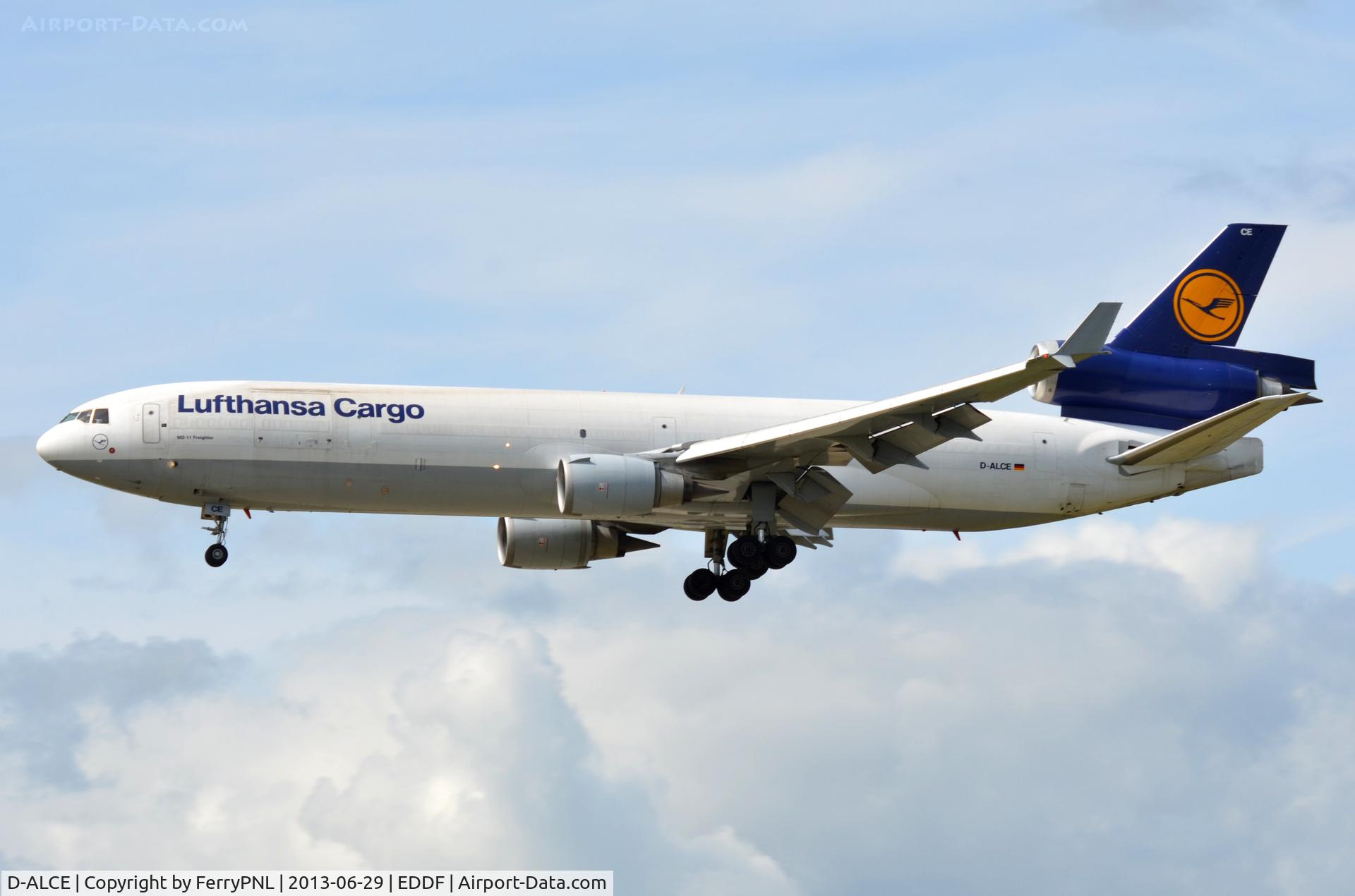 D-ALCE, 1998 McDonnell Douglas MD-11F C/N 48785, LH Cargo MD11F landing