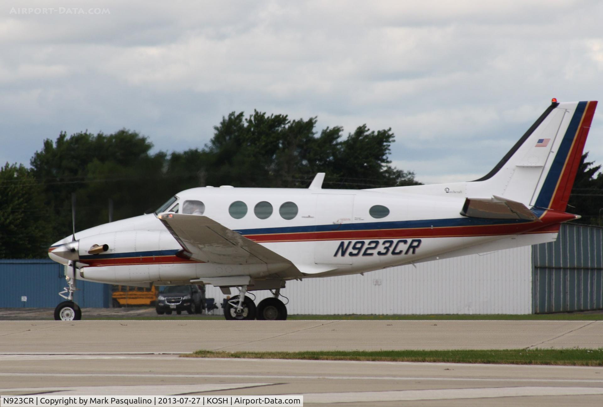 N923CR, 1984 Beech C90 King Air C/N LJ-1074, Beech C90