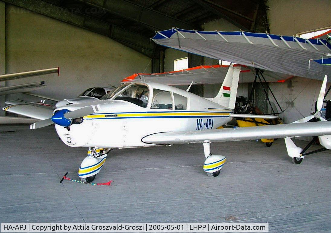 HA-APJ, 1973 Piper PA-28-140 Cherokee Cruiser F C/N 28-7325128, Pécs-Pogány Airport