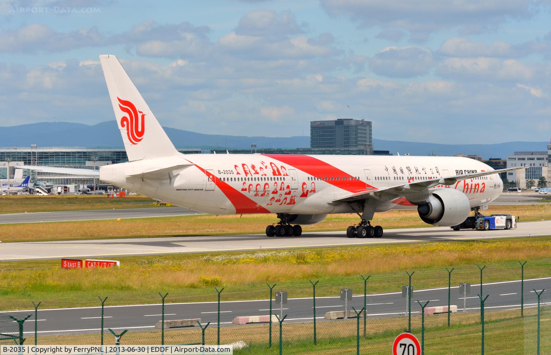 B-2035, 2012 Boeing 777-39L/ER C/N 38674, Smiling faces on this B773 of Air China.