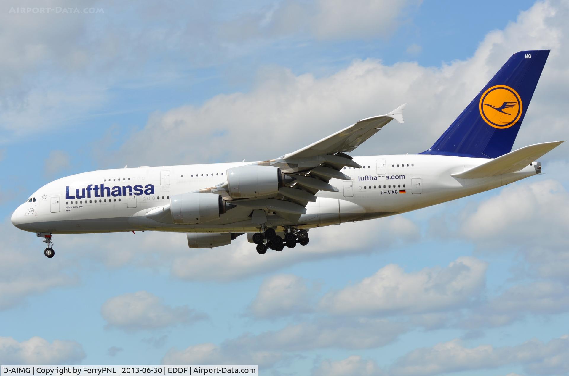 D-AIMG, 1994 Airbus A340-311 C/N 051, LH A388 landing