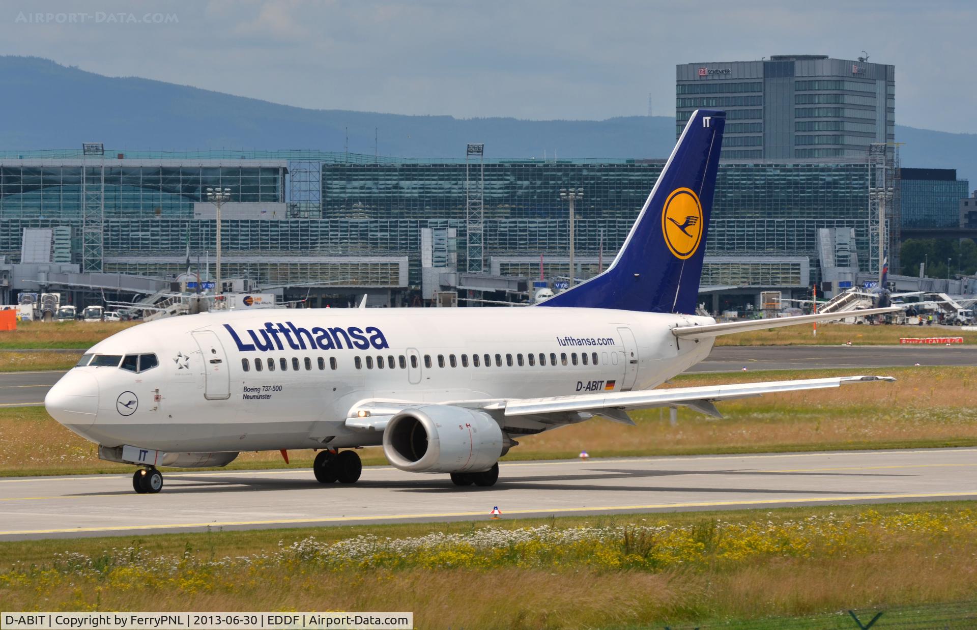D-ABIT, 1991 Boeing 737-530 C/N 24943, Lufthansa B735 taxying out for departure