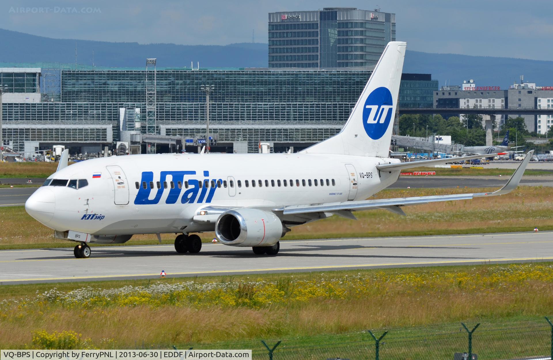 VQ-BPS, 1997 Boeing 737-524 C/N 28909, UTair B735 taxying to runway