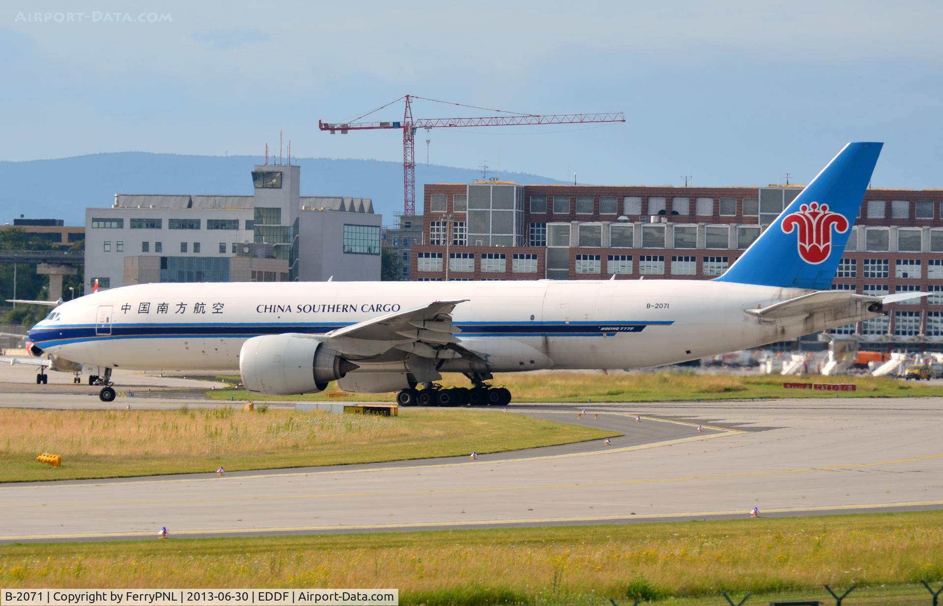 B-2071, 2009 Boeing 777-F1B C/N 37309, China Southern B772 freighter about to depart FRA.