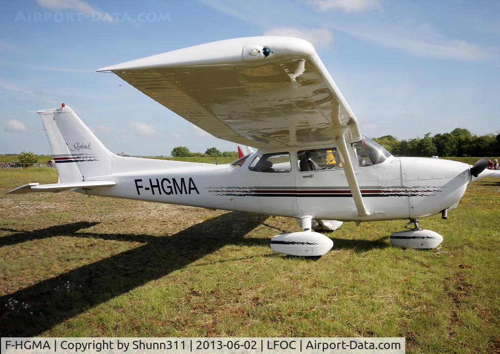 F-HGMA, Cessna 172R C/N 17280065, Parked in the grass during LFOC Open Day
