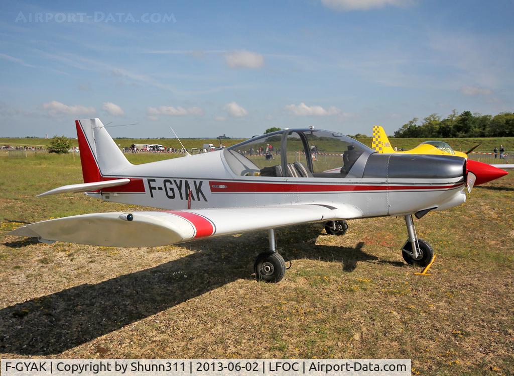 F-GYAK, Robin R-2120 U C/N 377, Parked in the grass during LFOC Open Day 2013