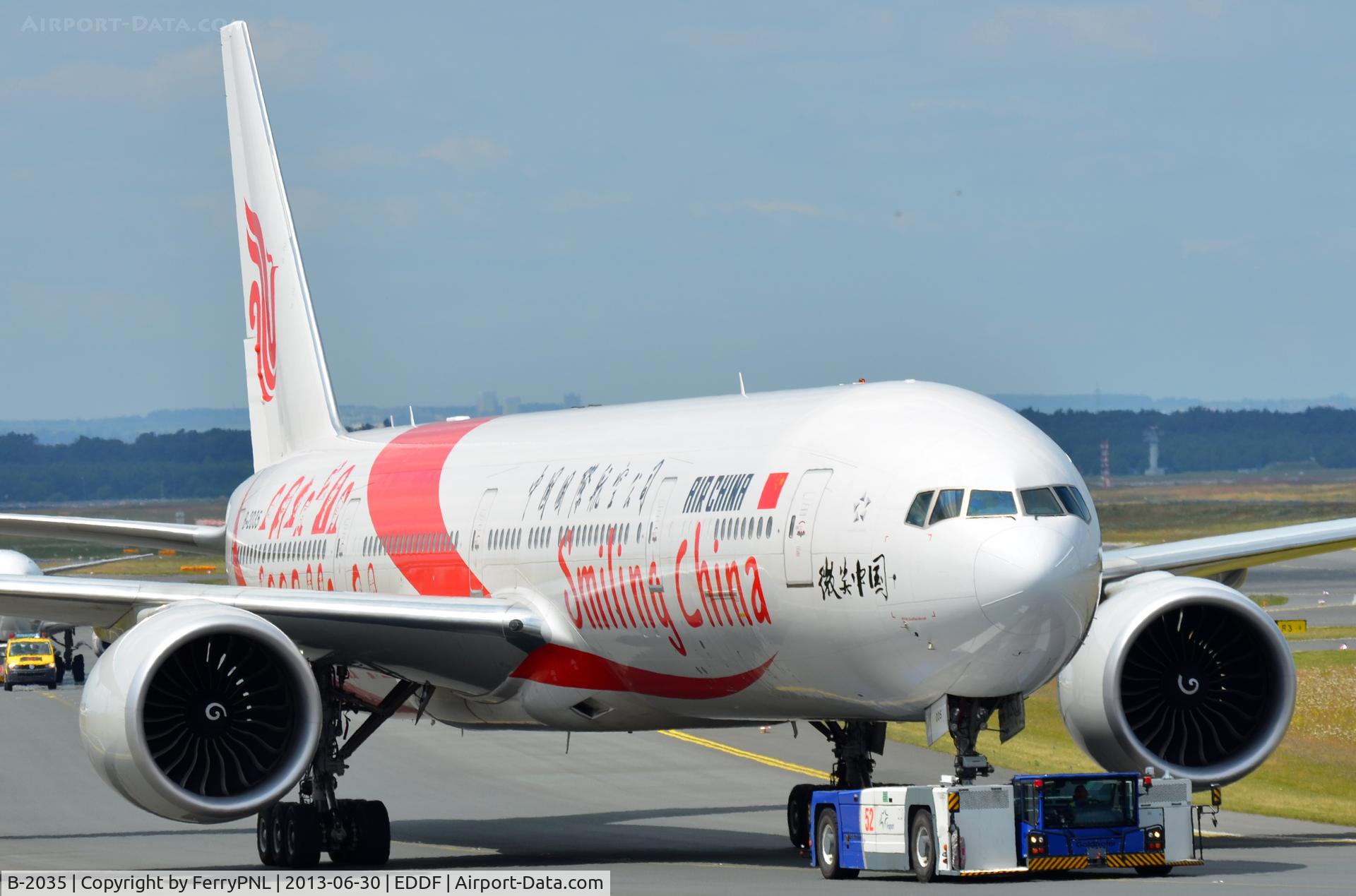 B-2035, 2012 Boeing 777-39L/ER C/N 38674, China Smiling logojet