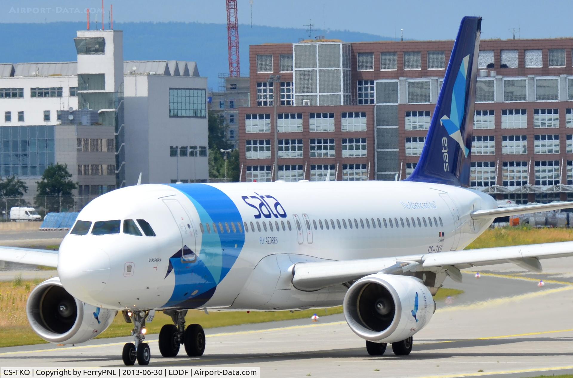 CS-TKO, 2009 Airbus A320-214 C/N 3891, Sata A320 taxying out