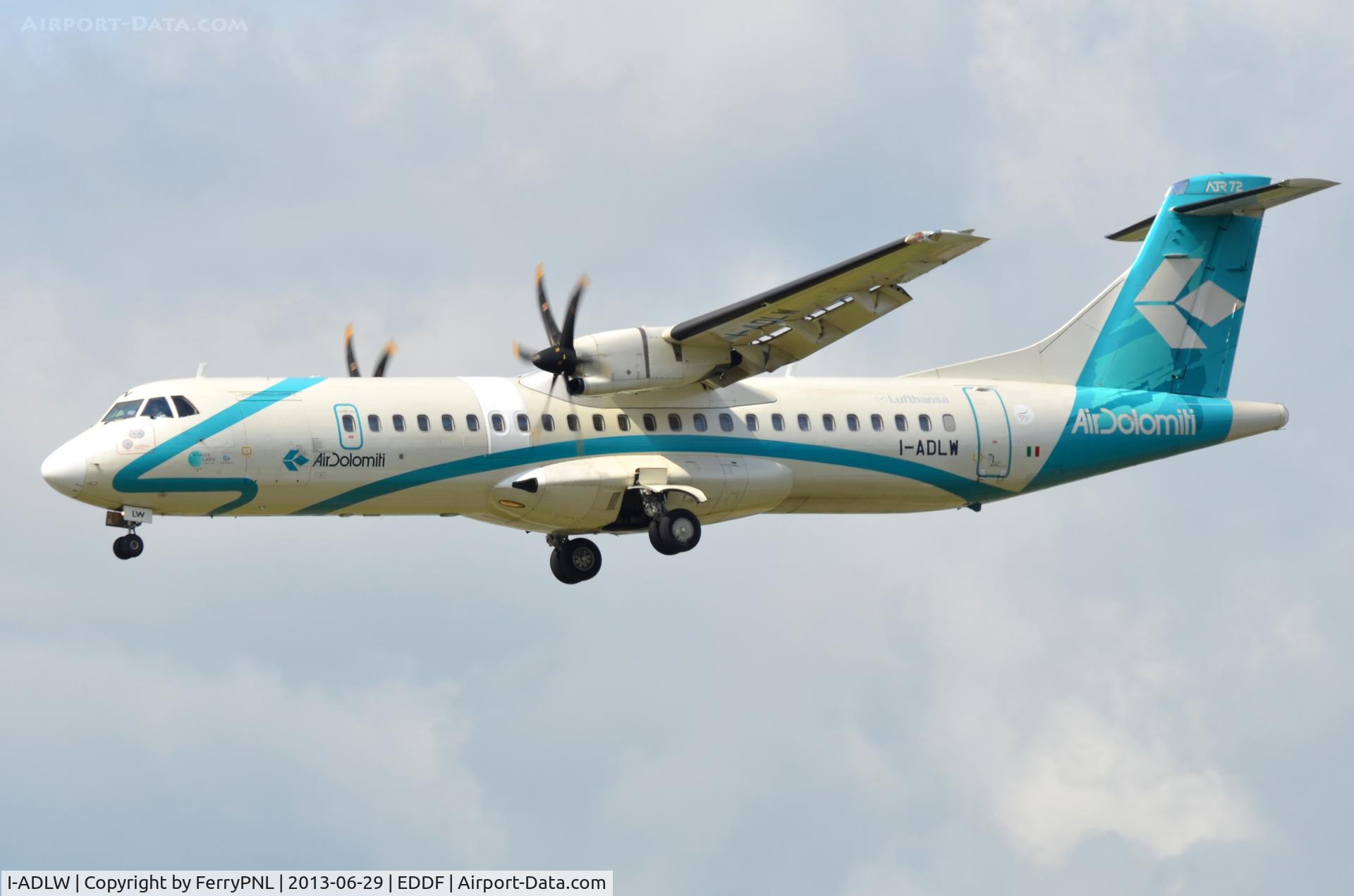 I-ADLW, 2004 ATR 72-212A C/N 707, Air Dolomiti ATR72 landing