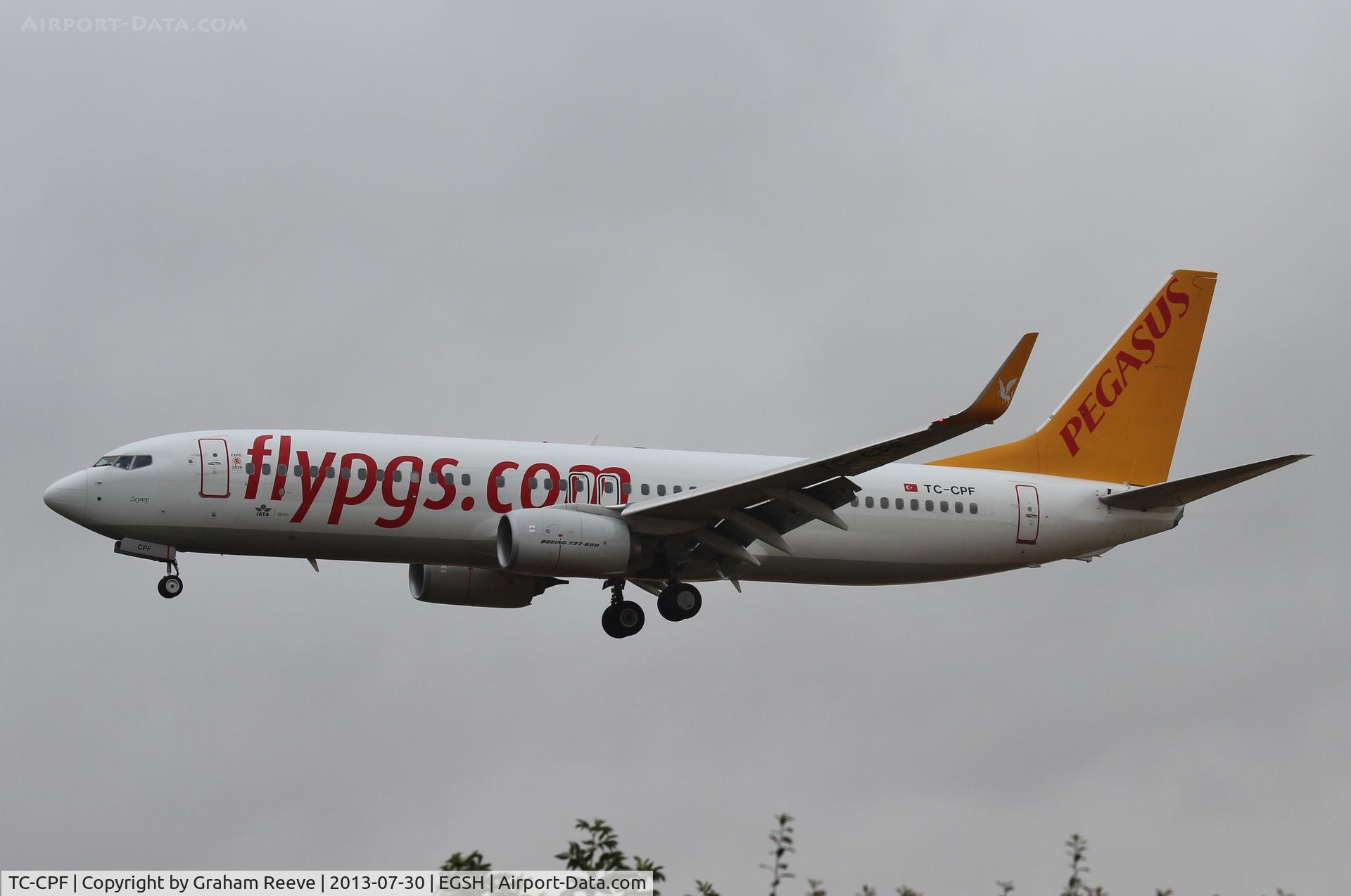 TC-CPF, 2012 Boeing 737-82R C/N 40879, About to land in heavy rain.