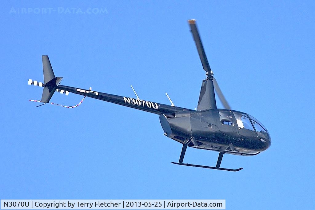N3070U, 2007 Robinson R44 II C/N 11968, Down the shoreline at Venice Beach Ca