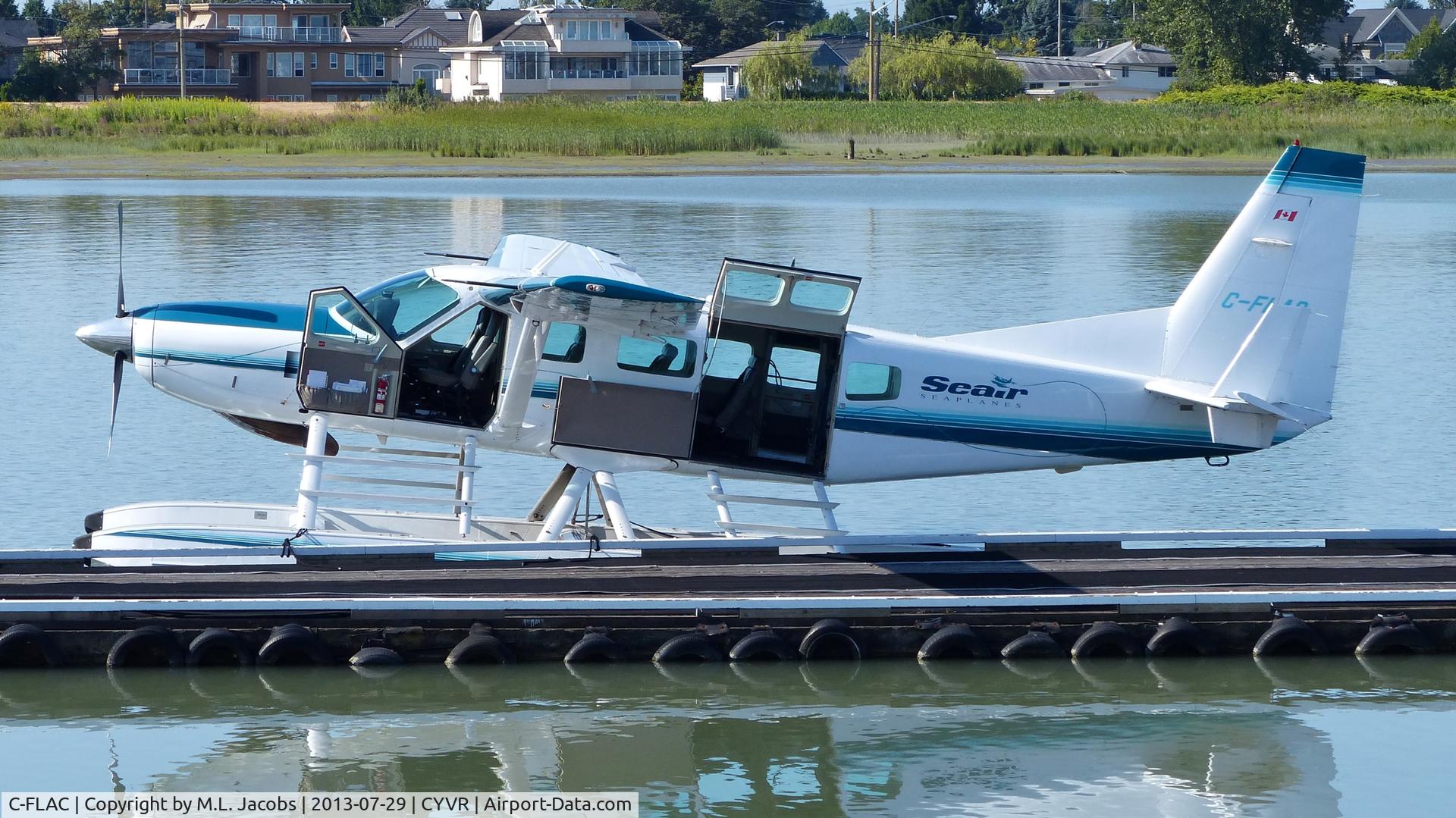 C-FLAC, 2002 Cessna 208 Caravan I C/N 20800357, Seair Seaplanes Cessna at the Fraser River terminal dock and ready for the next flight.