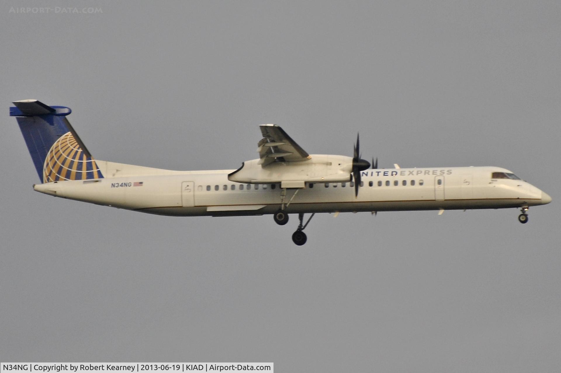 N34NG, 2010 Bombardier DHC-8-402 Dash 8 C/N 4340, On short finals for r/w 1R