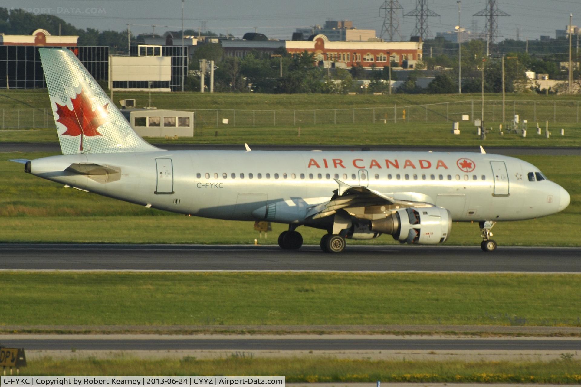C-FYKC, 1997 Airbus A319-114 C/N 691, Rolling out after arrival