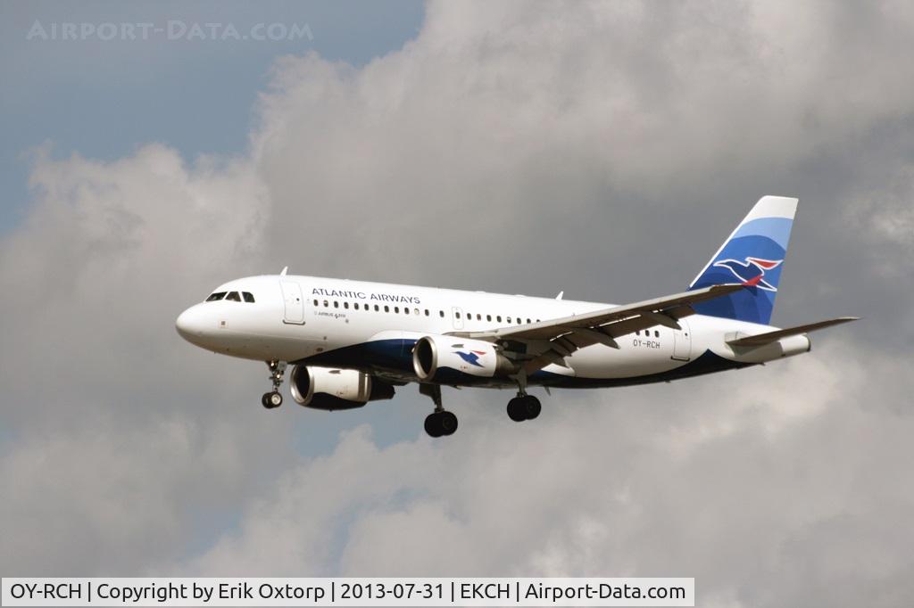 OY-RCH, 2004 Airbus A319-112 C/N 2186, OY-RCH about to land on rw 22L