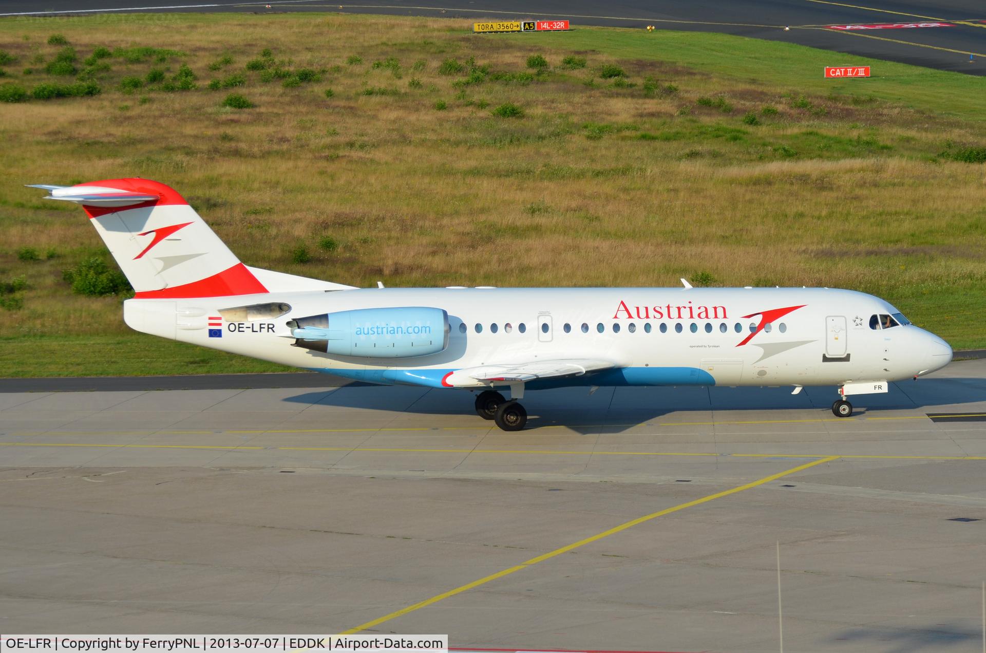 OE-LFR, 1996 Fokker 70 (F-28-0070) C/N 11572, taxying for departure