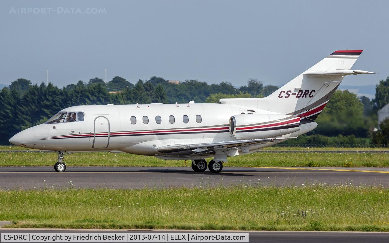 CS-DRC, 2005 Raytheon Hawker 800XP C/N 258714, taxying to the stand